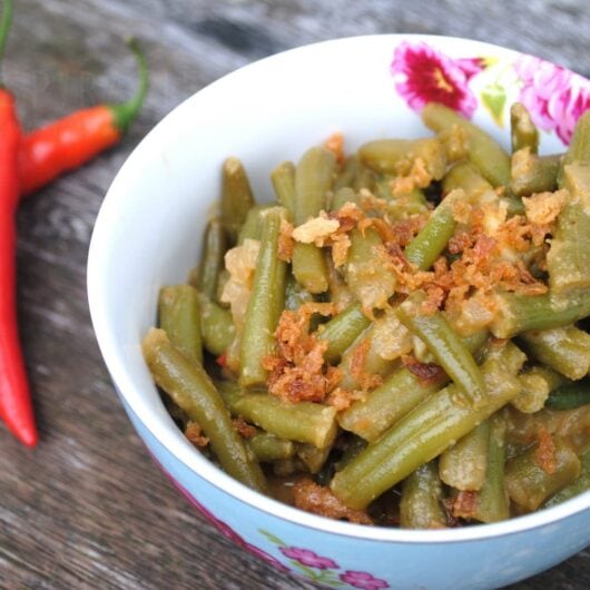 Boontjes in kokossaus (sayur lodeh)