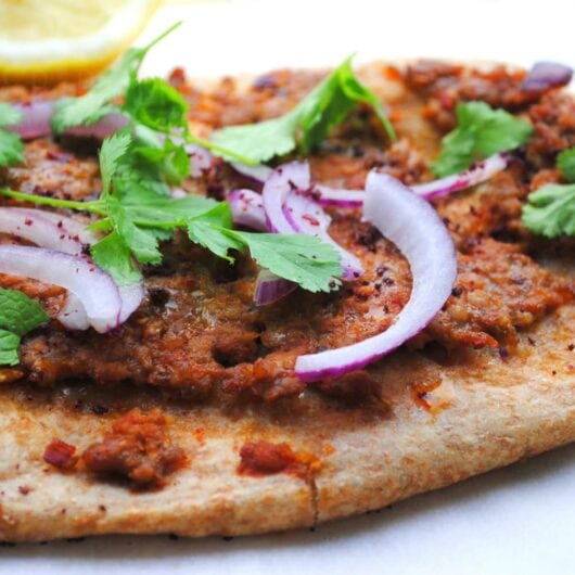 Turkse pizza lahmacun