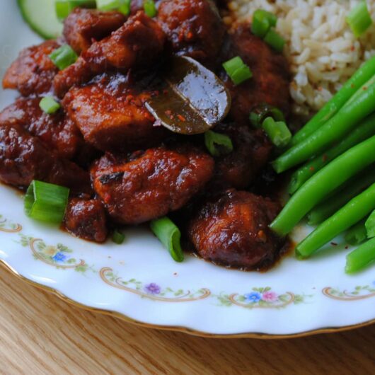 Kip sambal en tomaat