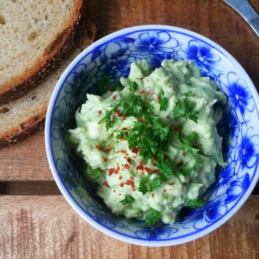 Romige avocado kipsalade