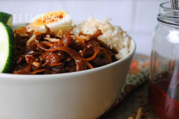 Vegetarische rendang uit de slowcooker