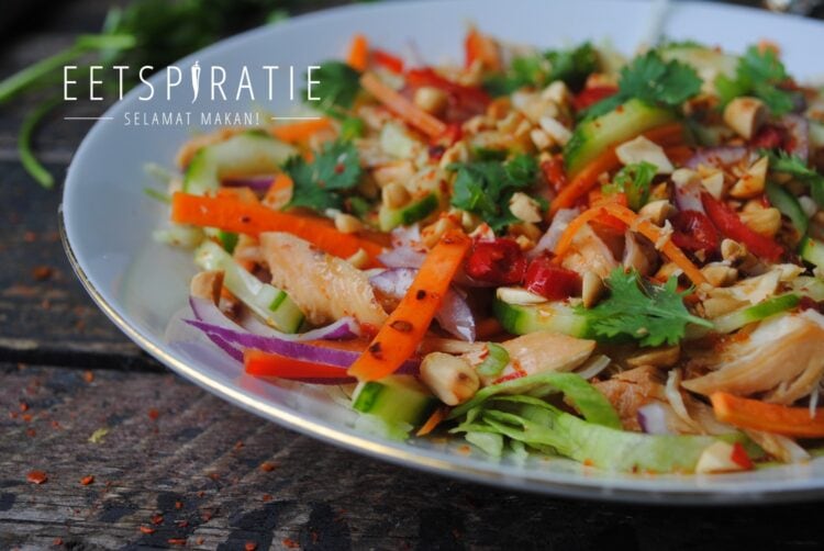 Oosterse pulled chicken salade