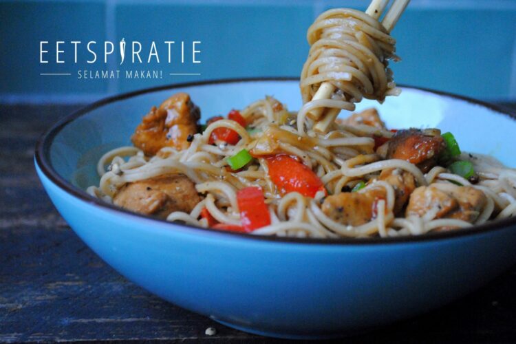 Kip met zwarte peper en noedels slowcooker