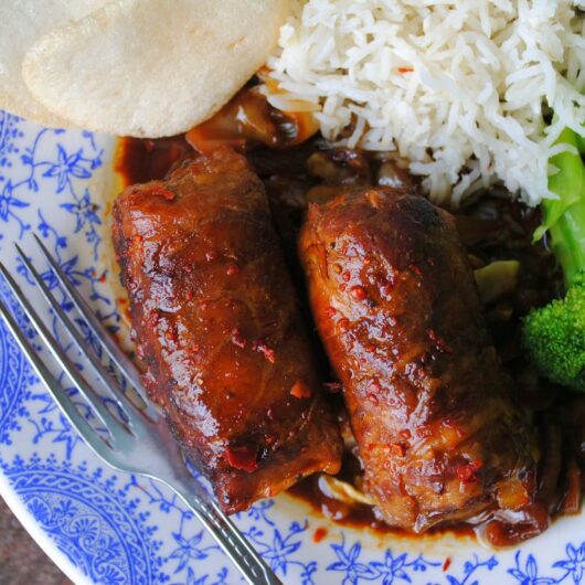 Slavinken met gesmoorde spitskool uit de slowcooker