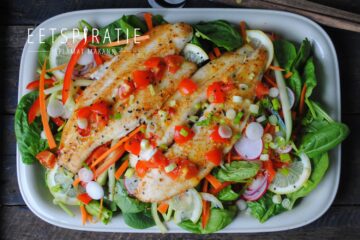 Salade met vis en Thaise zoete dressing