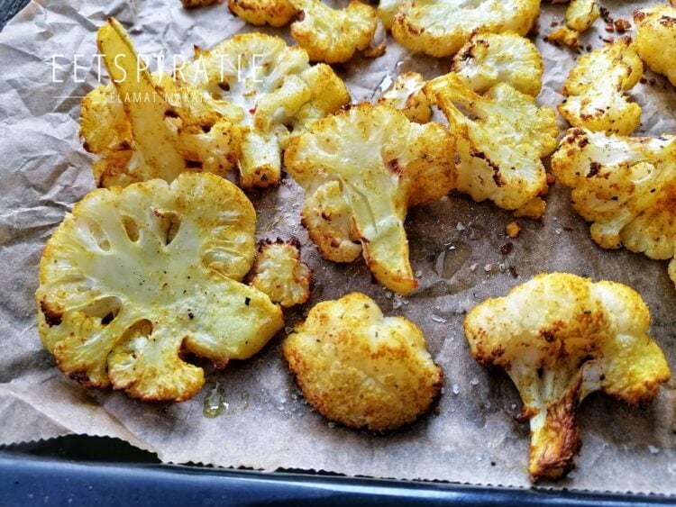 Geroosterde bloemkool met pindasaus (vega(n)