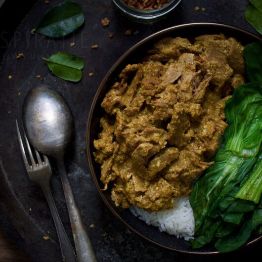 Daging roedjak rundvlees in kokosmelk
