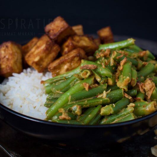 Budget recept boontjes met pindasaus en tofu