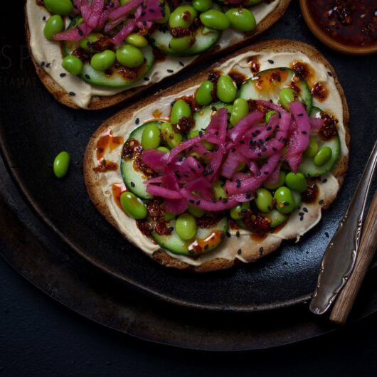 Gezond broodbeleg edamame op toast