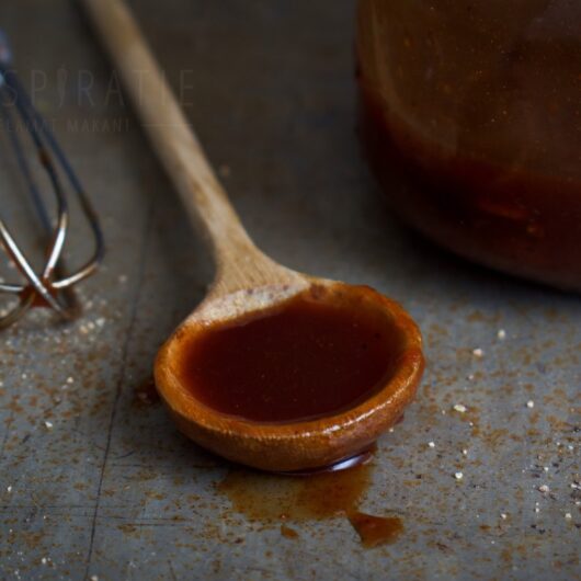 Zoete smokey BBQ marinade met een beetje pit