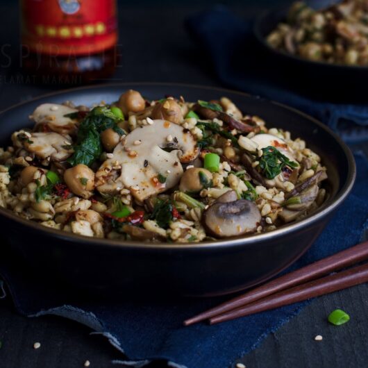 Gebakken haverrijst met champignons
