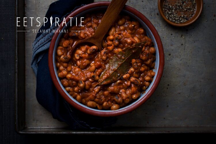 Witte bonen in tomatensaus uit de slowcooker - baked beans