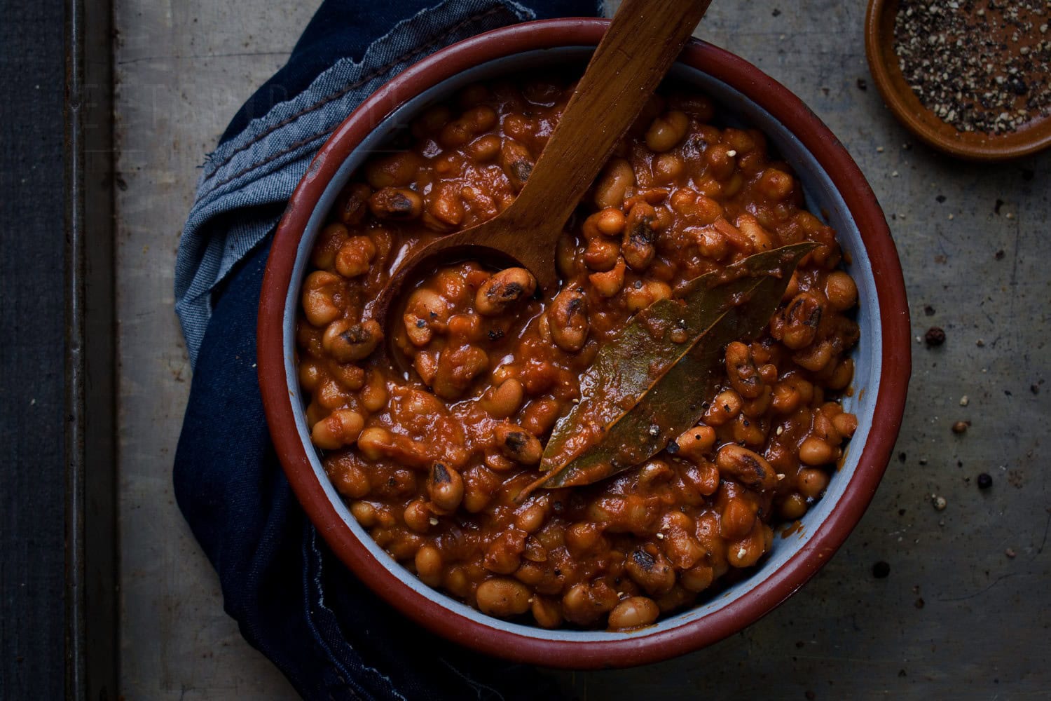 Witte bonen in tomatensaus uit de slowcooker - baked beans