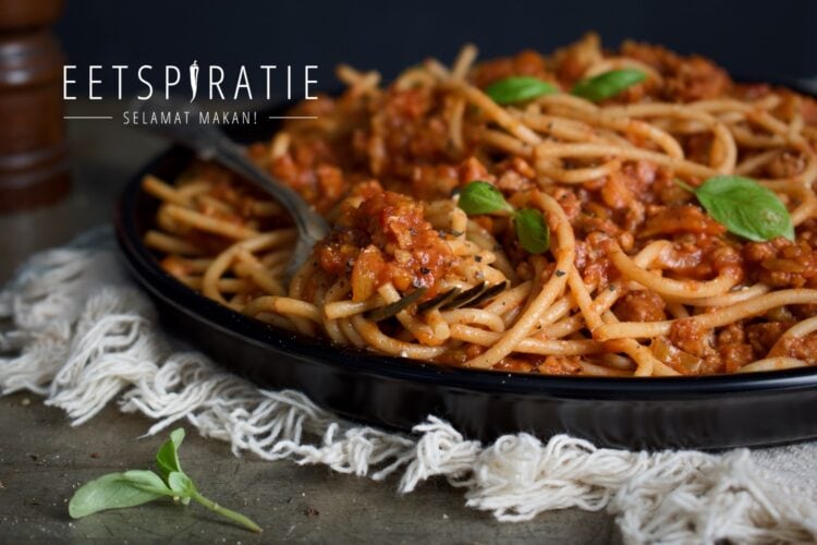Vegan pastasaus uit de slowcooker
