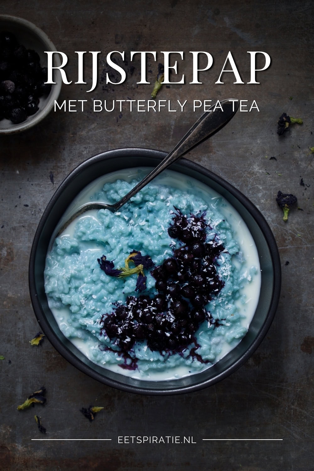 Blauwe rijstepap met butterfly pea tea Pinterest