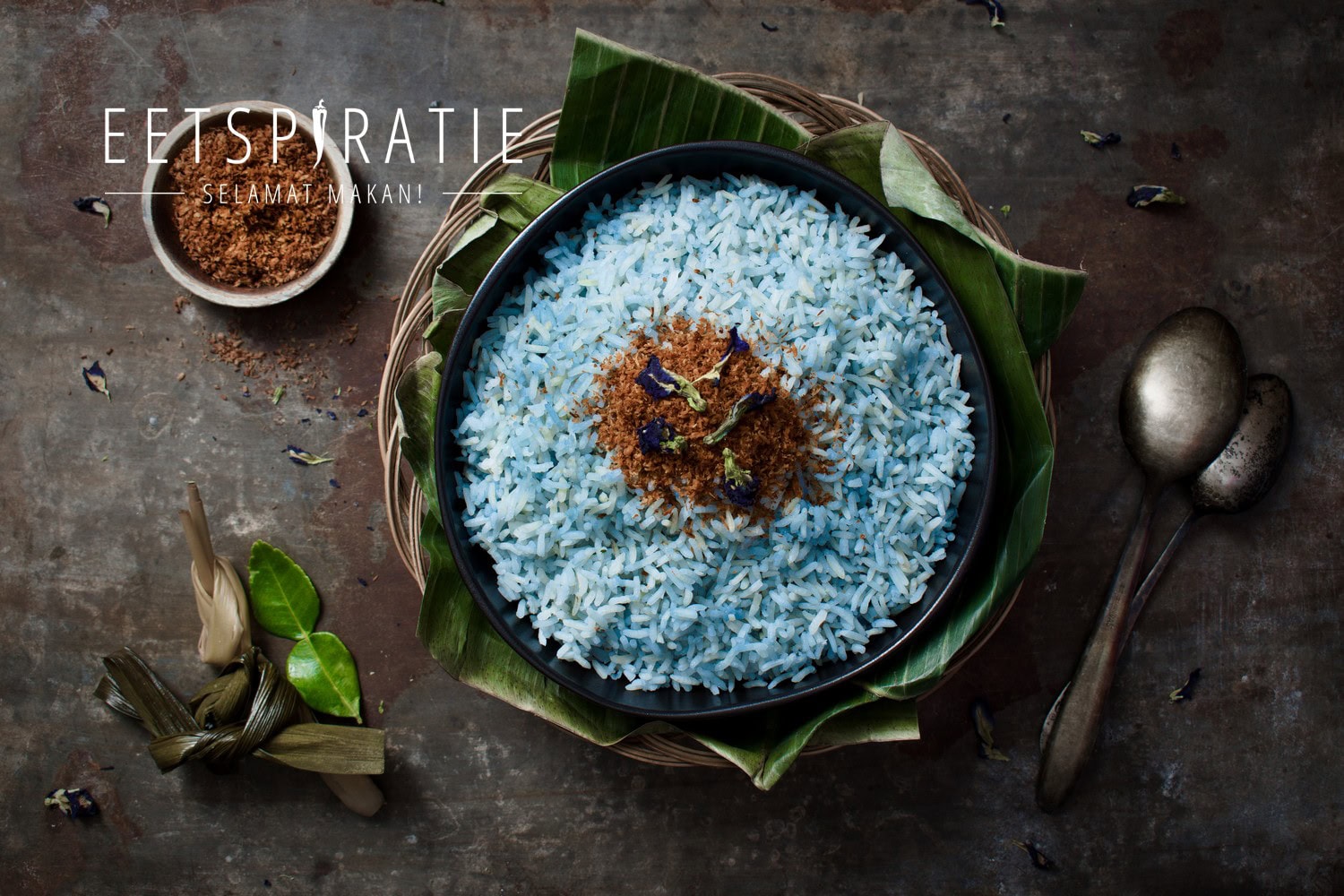 Zo maak je blauwe rijst voor het Maleisische gerecht nasi kerabu