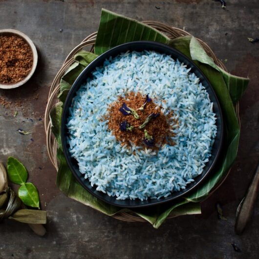 Zo maak je blauwe rijst voor het Maleisische gerecht nasi kerabu receptenkaart