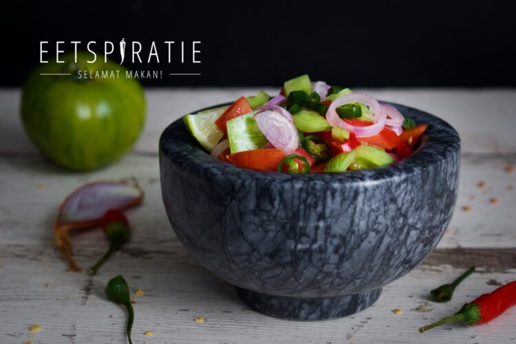 Zo maak je sambal dabu dabu pittige Indonesische salsa
