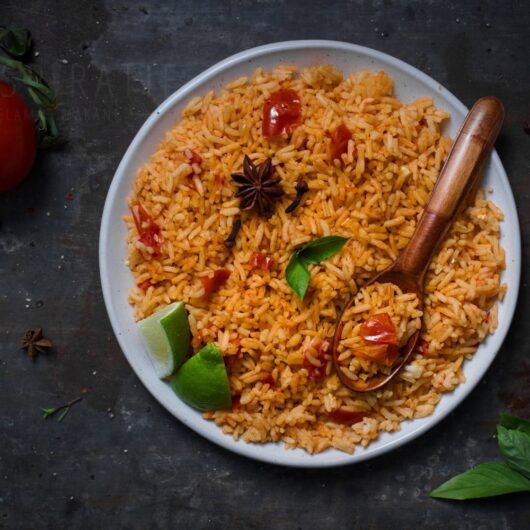 Nasi tomat recept voor Indonesische tomatenrijst receptenkaart