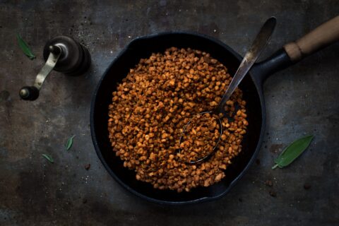 Vegan gehakt maken van sojastukjes lekker en eiwitrijk receptenkaart