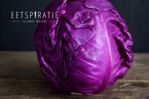 Een krop paarse spitskool