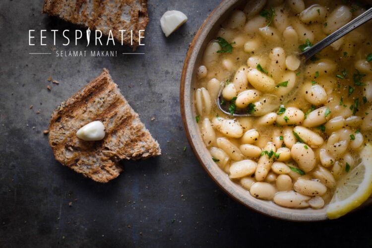 Bonen in bouillon | Brothy beans