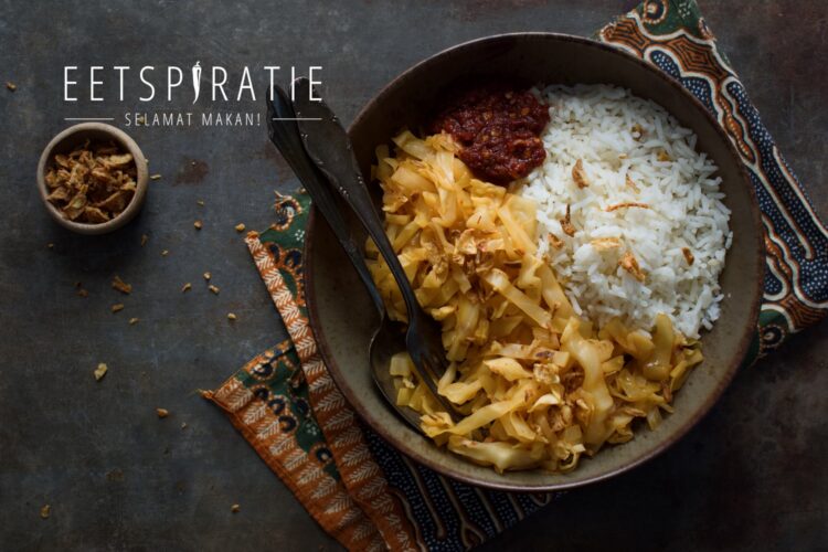 Sambal goreng kol | pittige Indische spitskool