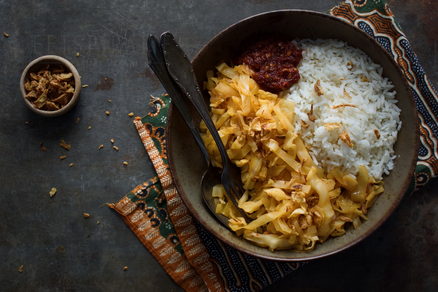Sambal goreng kol | pittige Indische spitskool