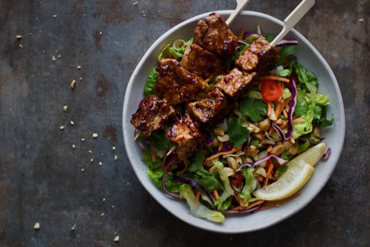 Tofu saté met salade